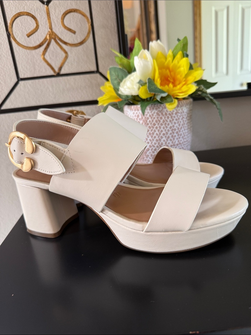 Aerosoles  Camera Platform Sandal in Eggshell